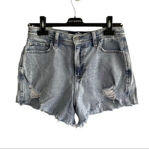 HOLLISTER California High-Rise Vintage Short 4”
Light Blue 7 / 28